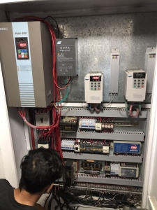 Tủ điện biến tần Senlan cho cẩu tháp