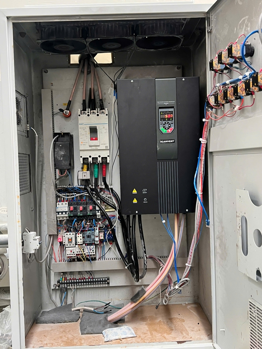 Lắp đặt Biến tần 90KW tại Công ty Nhựa